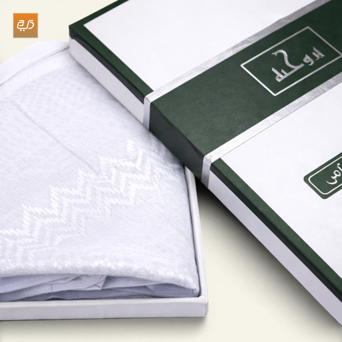 Premium Arabian Shemagh – Traditional Arab Cotton Headscarf