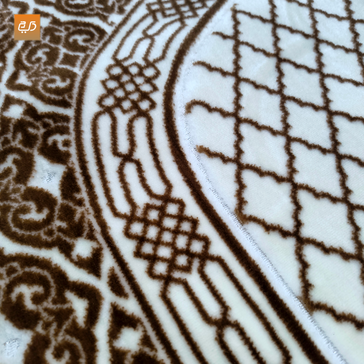 Ivory Lattice | Soft Velvet Prayer Janamaz