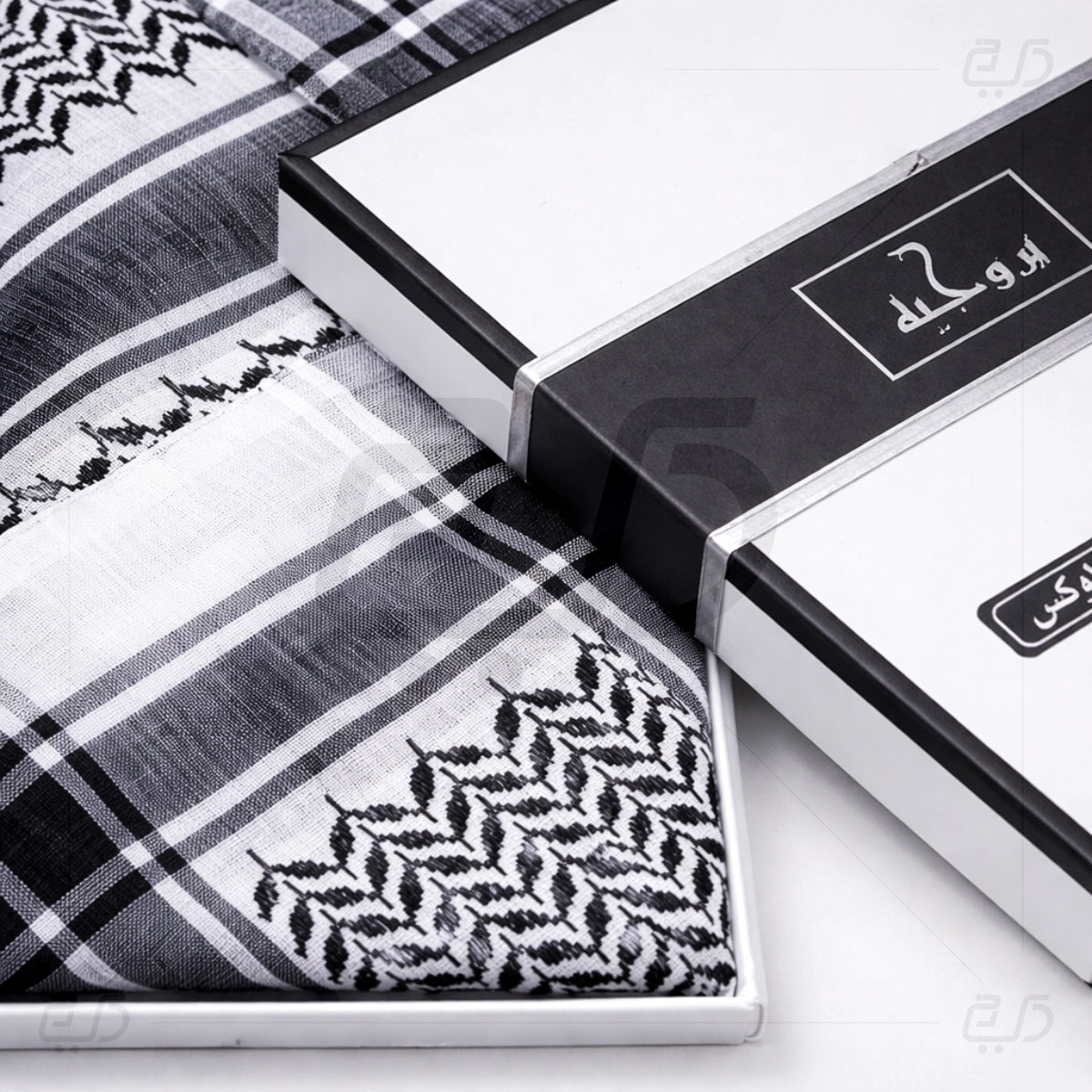 Premium Arabian Shemagh – Traditional Arab Cotton Headscarf