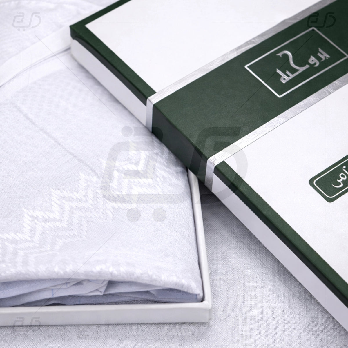 Premium Arabian Shemagh – Traditional Arab Cotton Headscarf